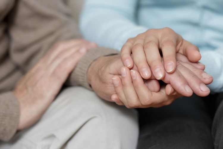 Caregiver in hospice: depressione e ansia insorgono sempre prima (foto: Shutterstock)