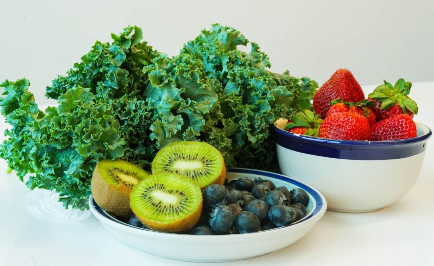 Kaempferol natural antioxidant in kale berries endives
