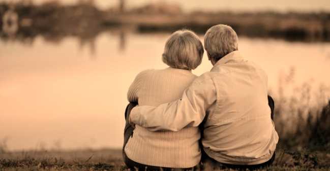 L'intimità in vecchiaia non può fermare la perdita di memoria