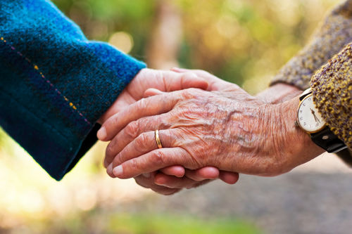 Consenso e intimità per le persone con Alzheimer