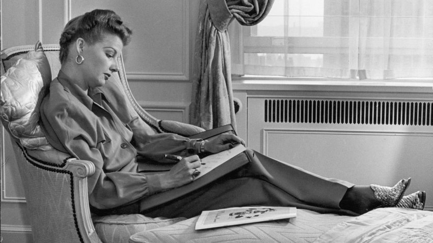 relaxed lady reading a book Alfred Eisenstaedt Getty