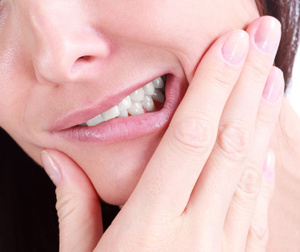 I problemi della bocca potrebbero essere responsabili dell'Alzheimer