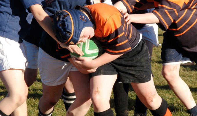 Esperti auspicano il bando dei contrasti nel rugby dei bambini
